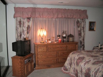Master Bedroom (2)