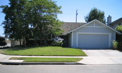 Front Yard / House