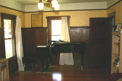 Master Bedroom (2)